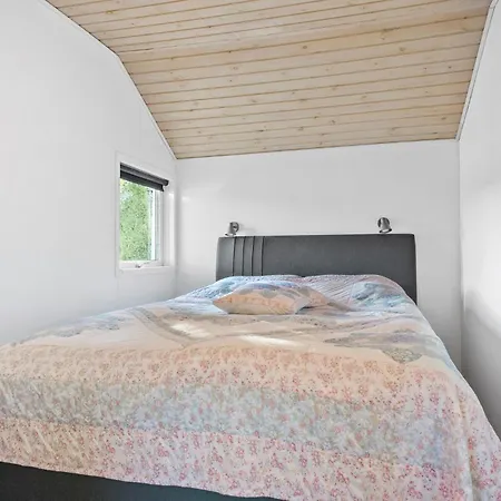 Дом отдыха 2 Bedroom In