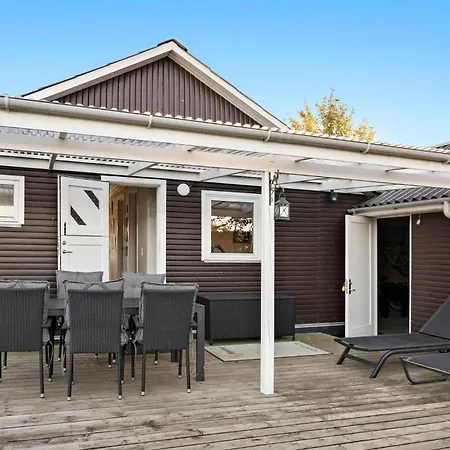 2 Bedroom In Holiday home *